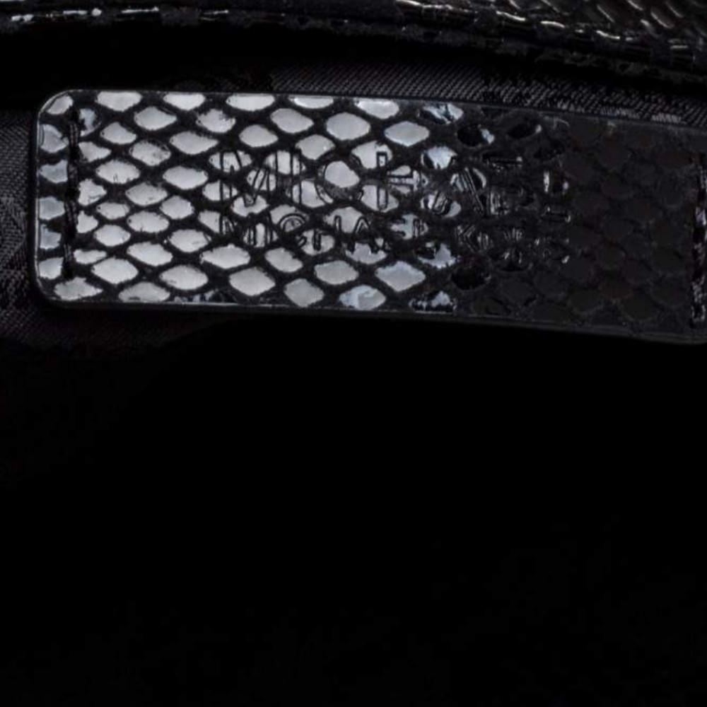 Michael Kors Black Hamilton Leather Shoulder Bag. - Picture 9 of 12